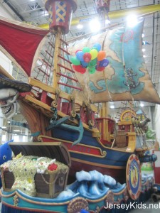 This 40 foot high Pirate's Booty Treasure Hunt ship will be disassembled so it is no wider than 8.5 feet and no taller than 12.5 feet, so it can make it through the Lincoln Tunnel into Manhattan.