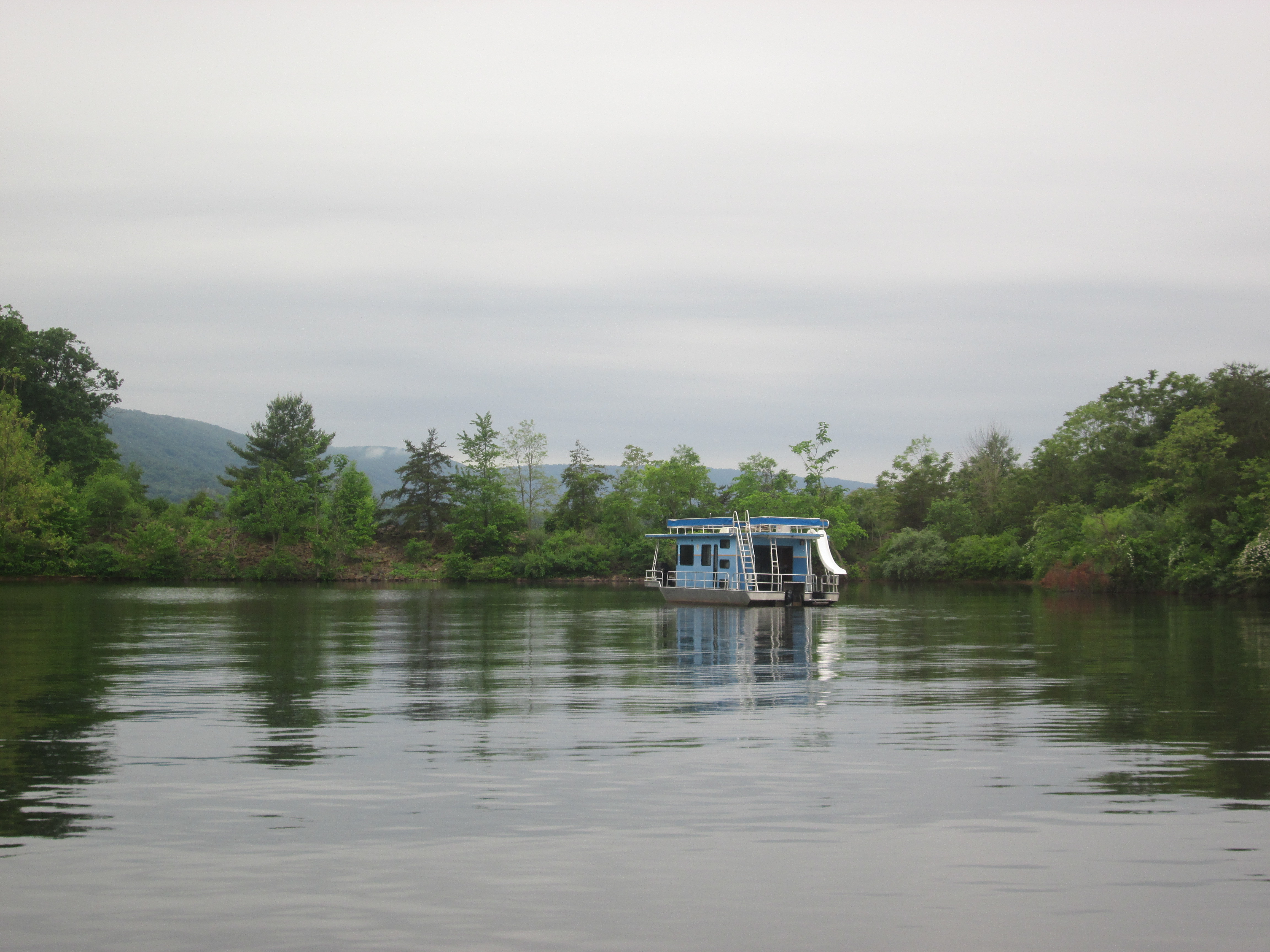 Houseboating in Raystown Lake, PA - Jersey Kids